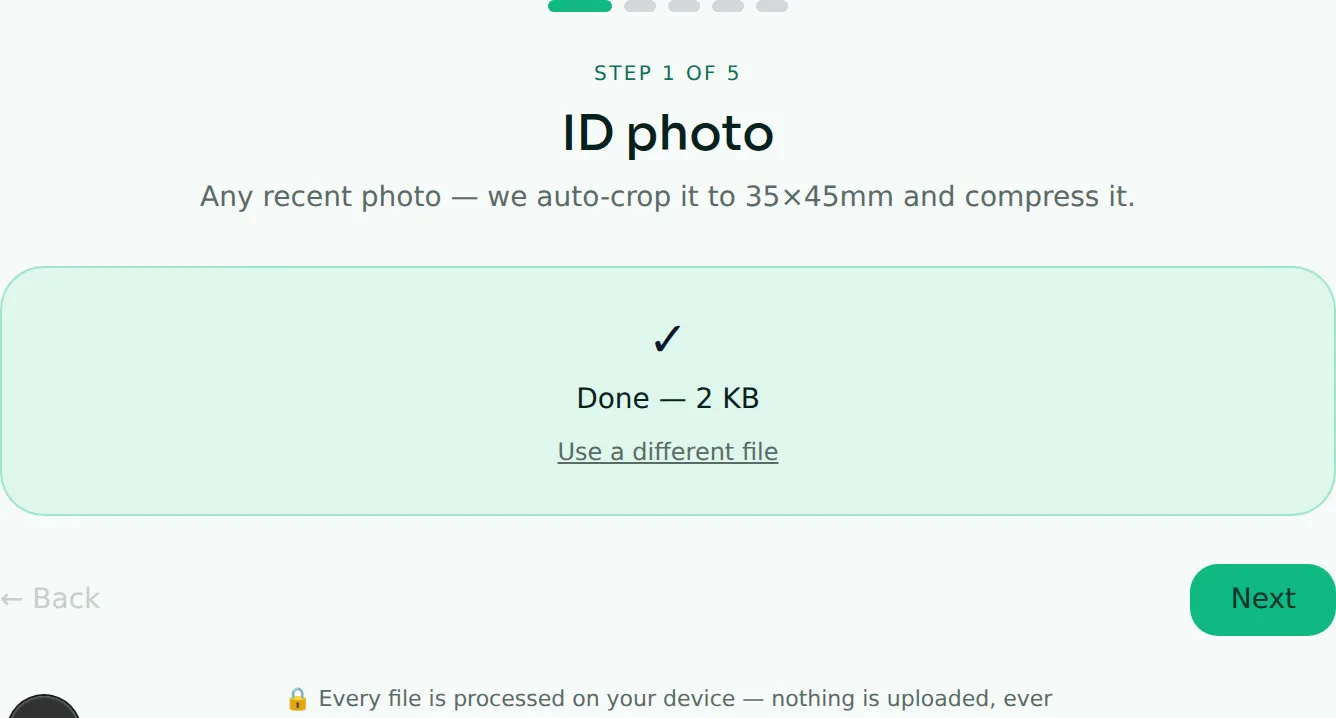 FileNorm's dossier wizard showing step 1 of 5 (ID photo) completed and auto-compressed to 2KB, with a progress bar for the remaining documents